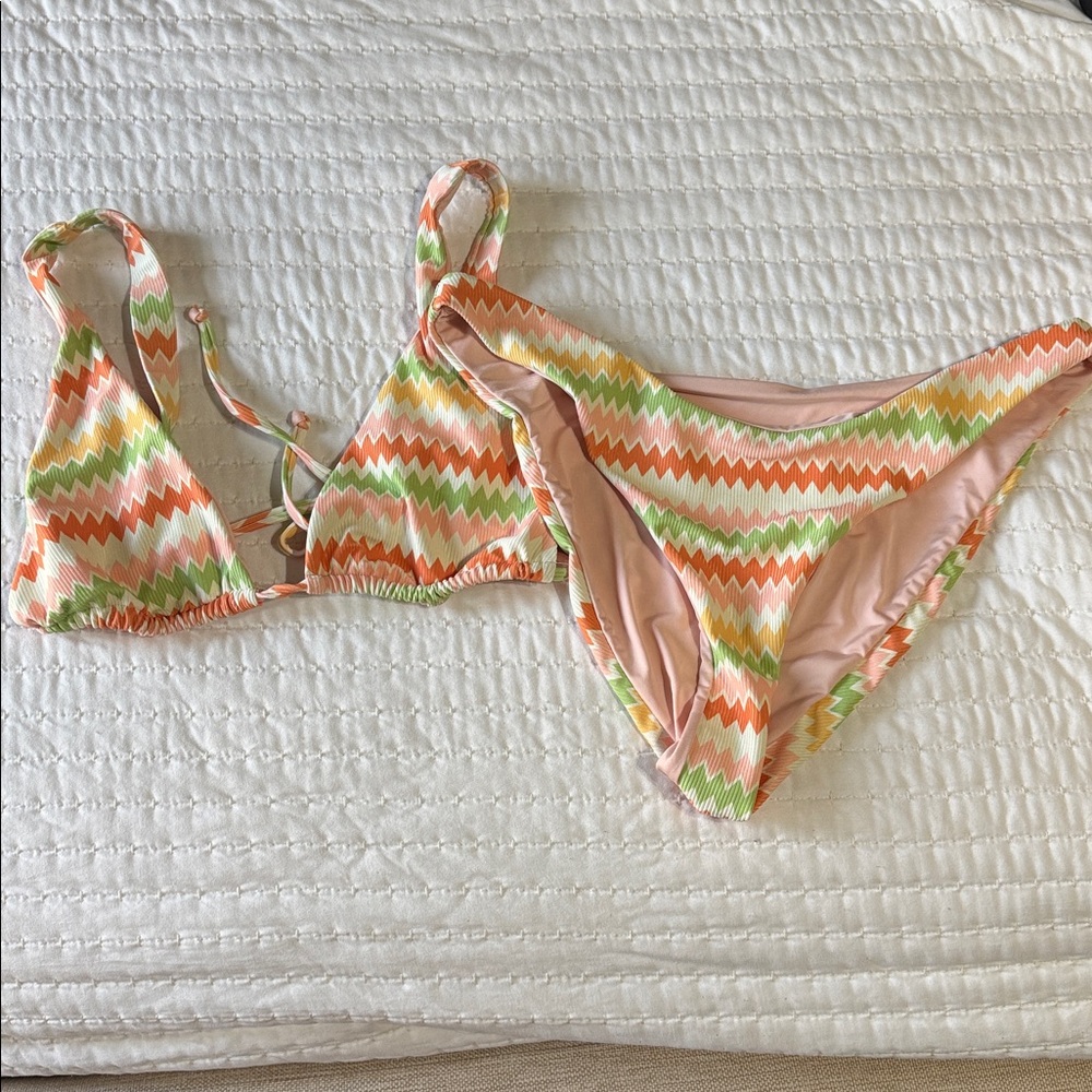 Dippin’ Daisy’s bikini top